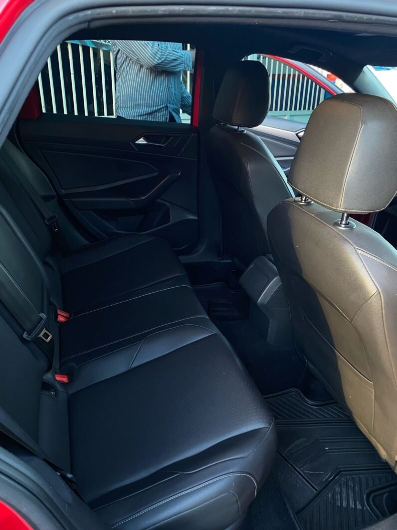 VOLKSWAGEN JETTA 2021 completo