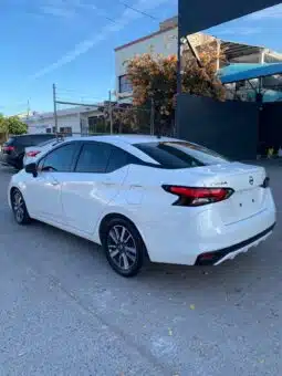 NISSAN VERSA 2020 completo