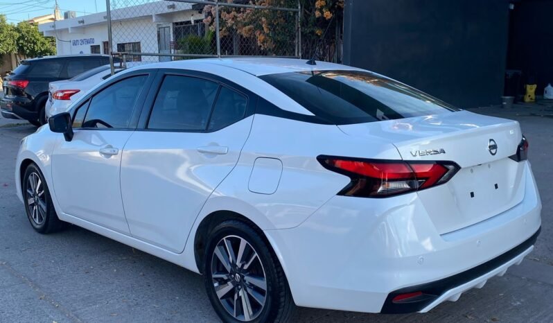 
								NISSAN VERSA 2020 completo									