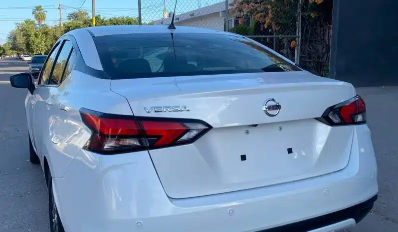 NISSAN VERSA 2020 completo