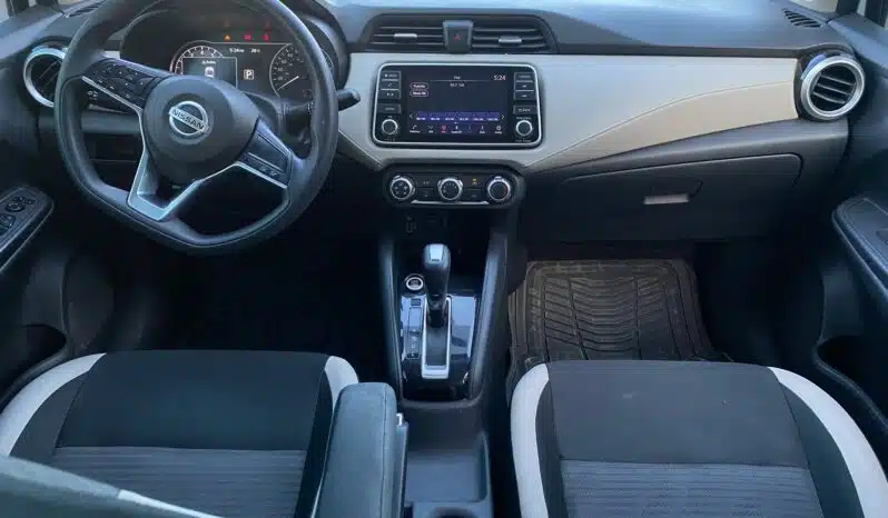 NISSAN VERSA 2020 completo