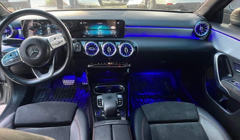 
								MERCEDES BENZ A200 AMG 2020 completo									