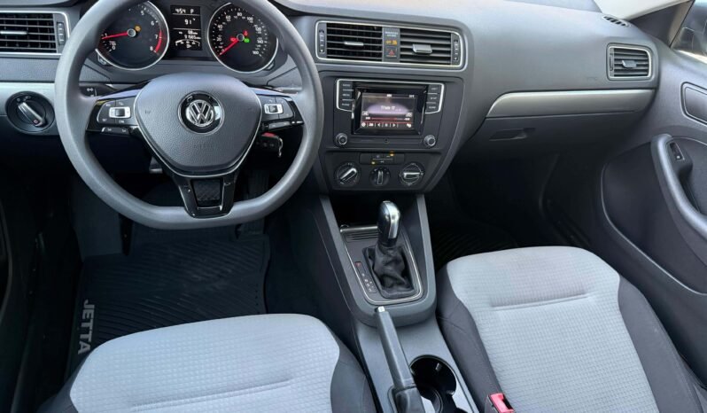 
								VOLKSWAGEN JETTA 2017 completo									