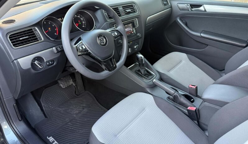 
								VOLKSWAGEN JETTA 2017 completo									
