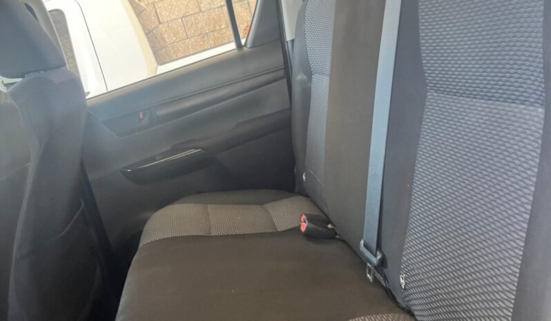 
								TOYOTA HILUX 2023 completo									