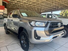 TOYOTA HILUX 2023