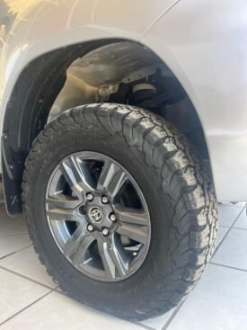 TOYOTA HILUX 2023