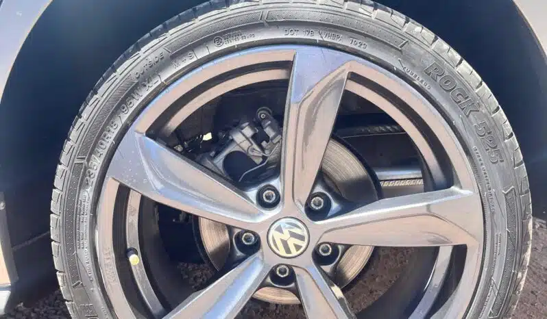 VOLKSWAGEN JETTA 2019 completo