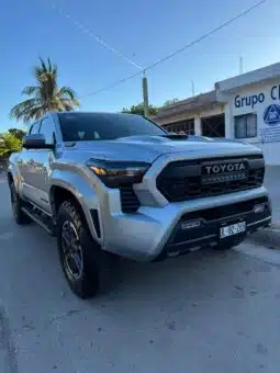 TOYOTA TACOMA 2024 completo