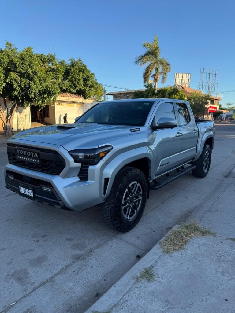 TOYOTA TACOMA 2024