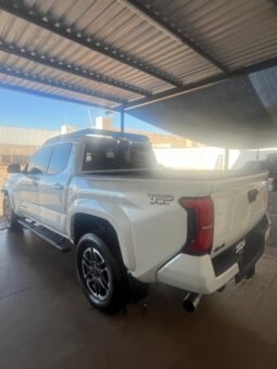 
										TOYOTA TACOMA 2024 completo									