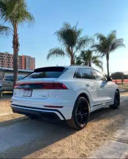 AUDI Q8 2020 completo