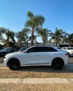 AUDI Q8 2020 completo