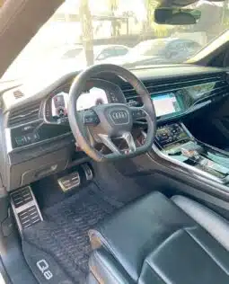 AUDI Q8 2020 completo