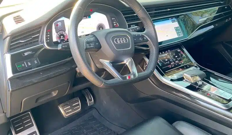 AUDI Q8 2020 completo