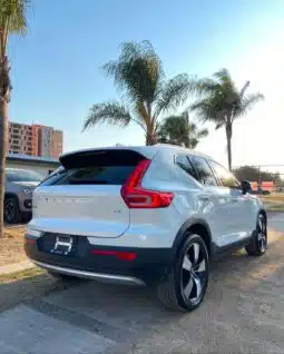 VOLVO XC 40 2022 completo