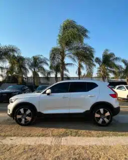 VOLVO XC 40 2022 completo