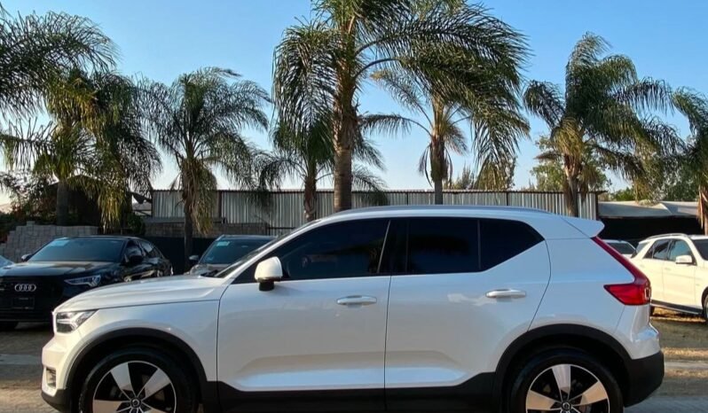 
								VOLVO XC 40 2022 completo									
