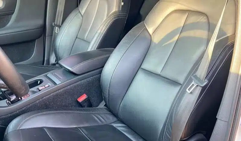 VOLVO XC 40 2022 completo