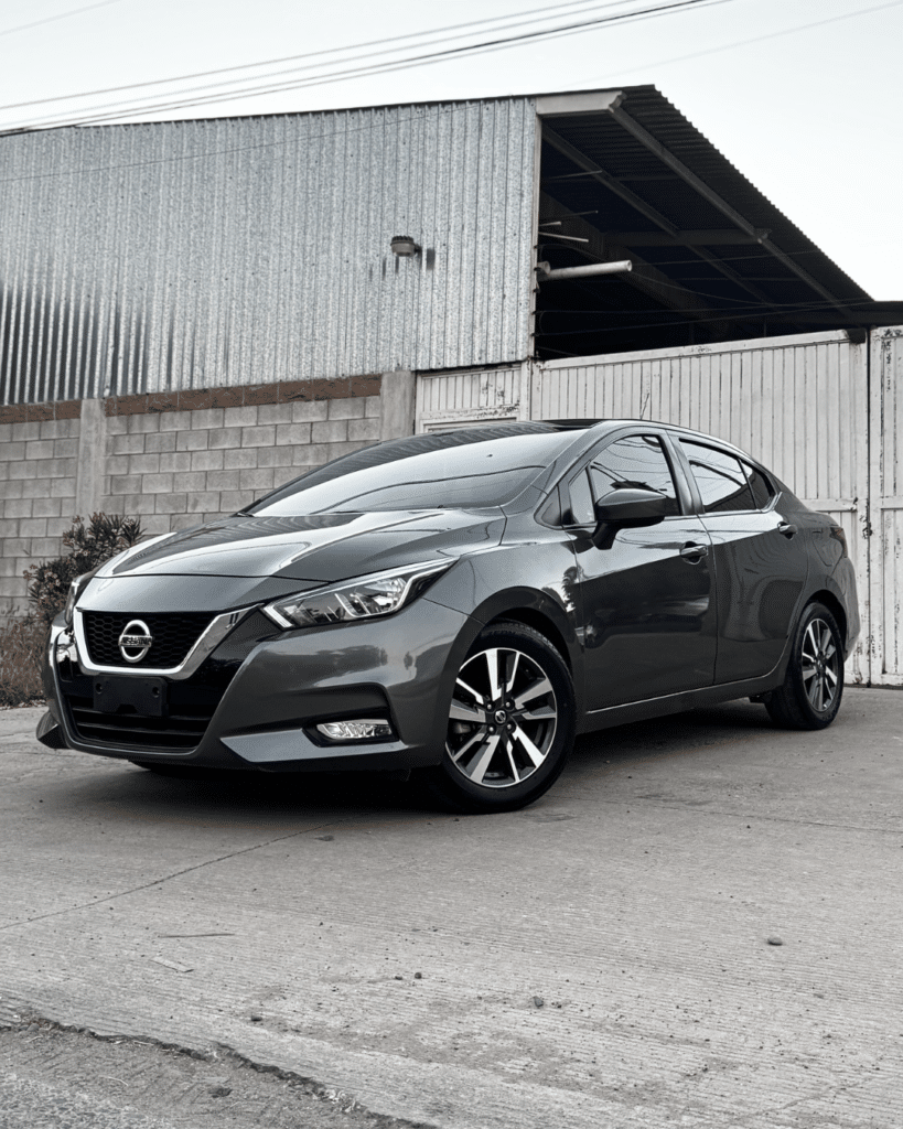 NISSAN VERSA 2022
