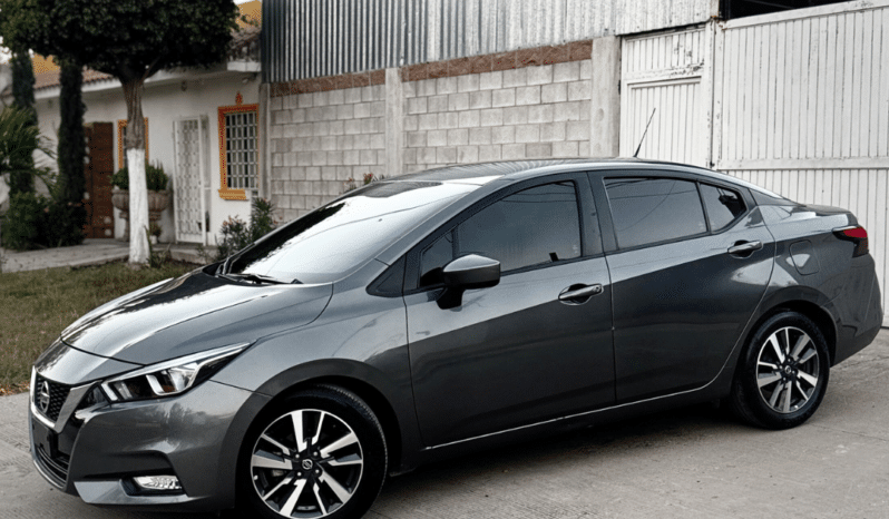 NISSAN VERSA 2022 completo