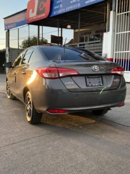 
										TOYOTA YARIS 2021 completo									