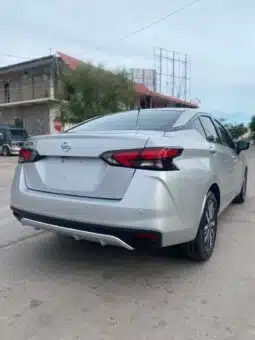 NISSAN VERSA 2020 completo