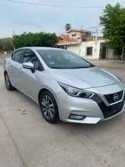 NISSAN VERSA 2020 completo