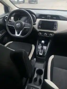 NISSAN VERSA 2020 completo