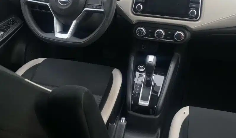 NISSAN VERSA 2020 completo