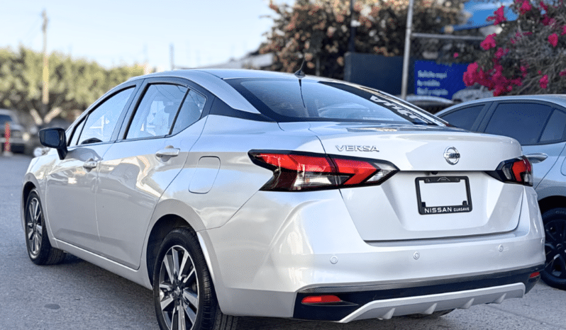 NISSAN VERSA 2021 completo