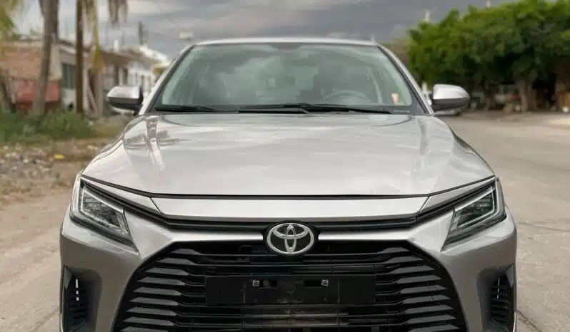 TOYOTA YARIS 2023 completo