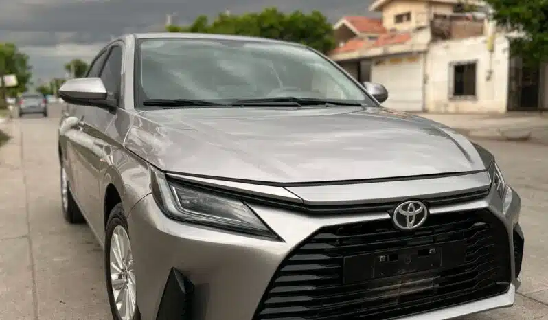 TOYOTA YARIS 2023 completo