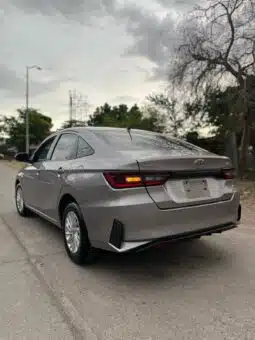 TOYOTA YARIS 2023 completo