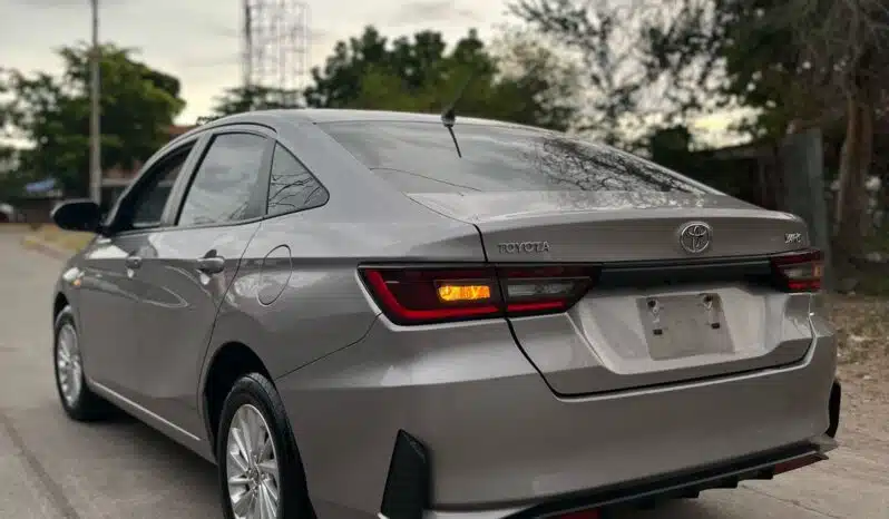 TOYOTA YARIS 2023 completo