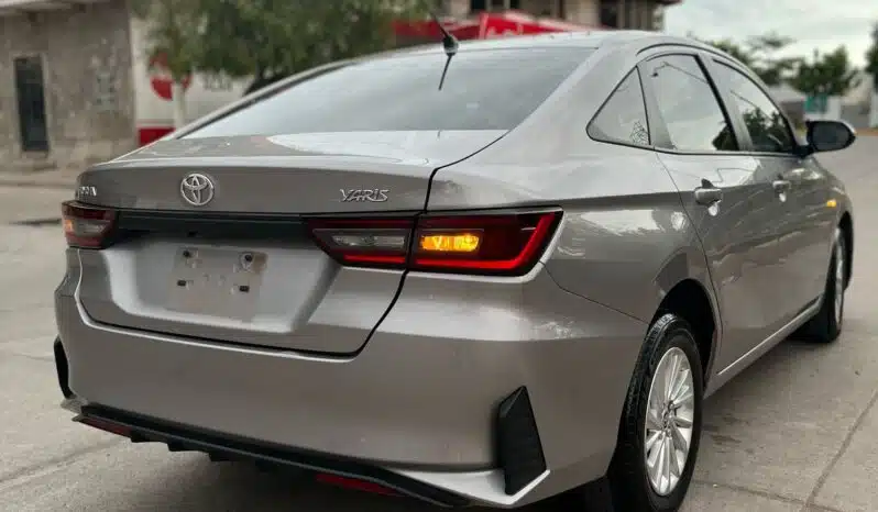 TOYOTA YARIS 2023 completo