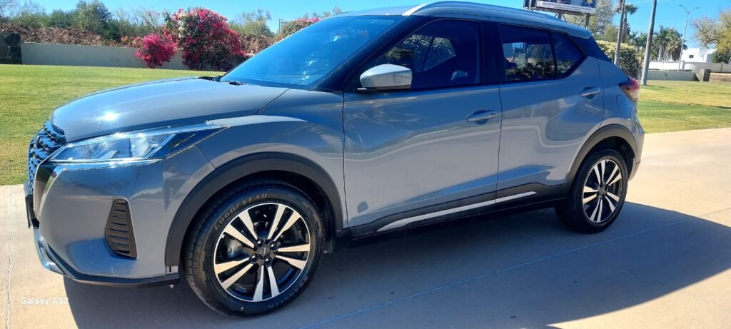 NISSAN KICKS 2023