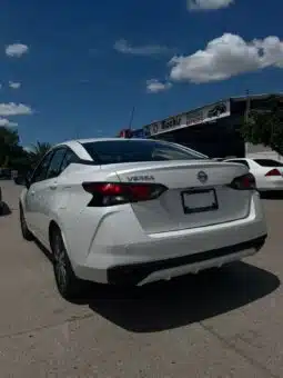 NISSAN VERSA 2020 completo