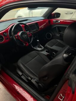 VOLKSWAGEN BEETLE 2017 completo