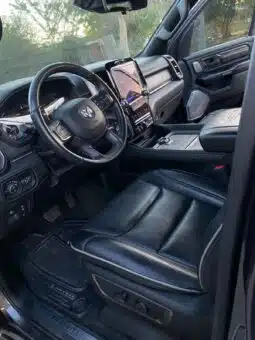 DODGE RAM 2021 completo
