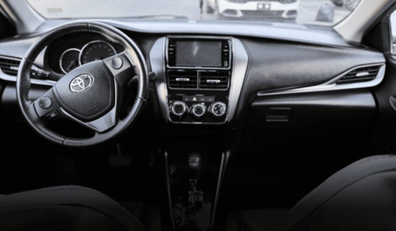 TOYOTA YARIS 2021 completo