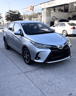 TOYOTA YARIS 2021 completo