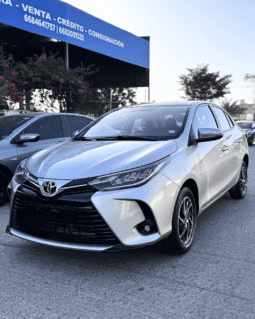 TOYOTA YARIS 2021 completo
