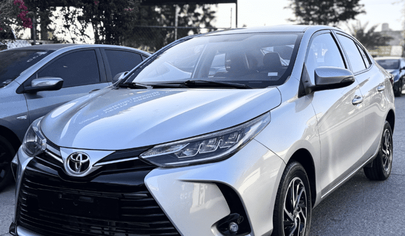 TOYOTA YARIS 2021 completo