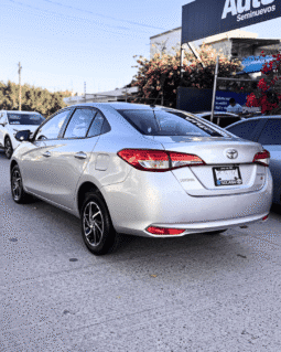 TOYOTA YARIS 2021 completo