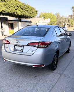 TOYOTA YARIS 2021 completo