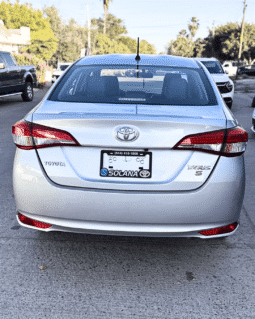 TOYOTA YARIS 2021 completo