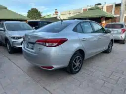 TOYOTA YARIS 2021 completo