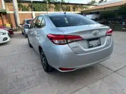 TOYOTA YARIS 2021 completo