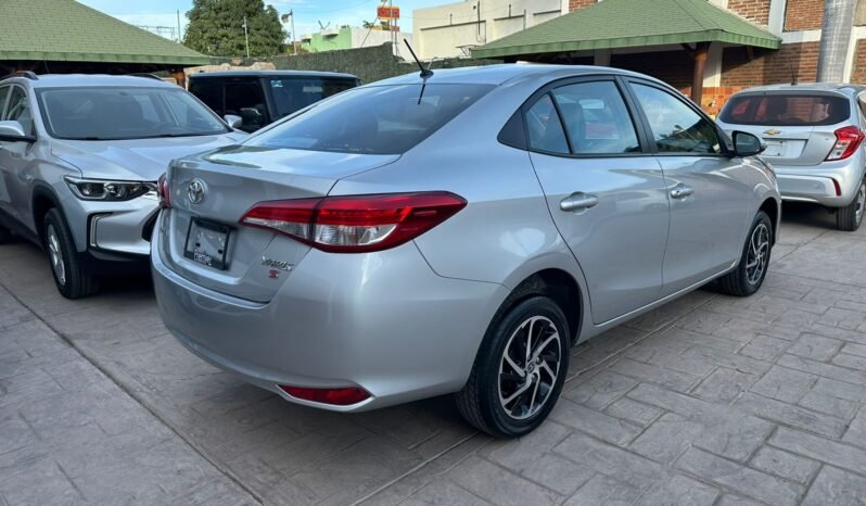 TOYOTA YARIS 2021 completo